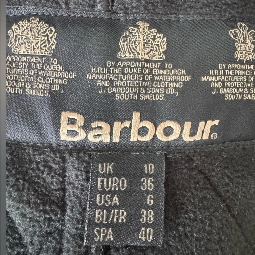 Barbour Quilted Utility Jacket in Black - Picture 5 of 6